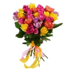 Букет из 25 кенийских разноцветных роз (40см)