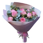 Композиция из розовых пионовидных роз с эвкалипта (50 см)